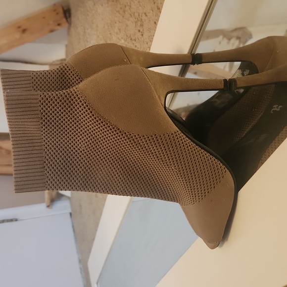 Shoes - Picture 2 of 2